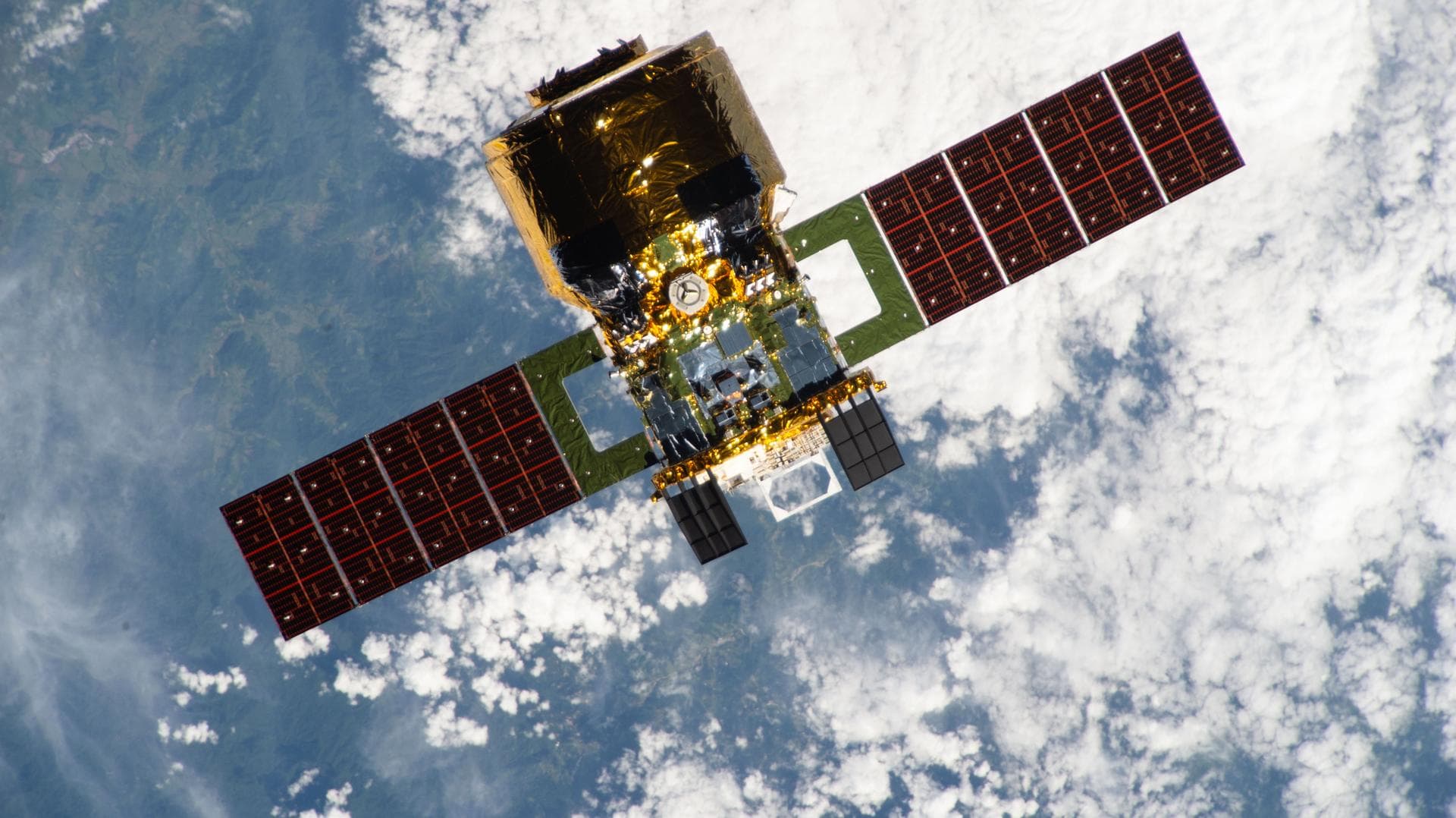 Spacewalk and Japanese Cargo Craft Departure Preps Kick Off Week