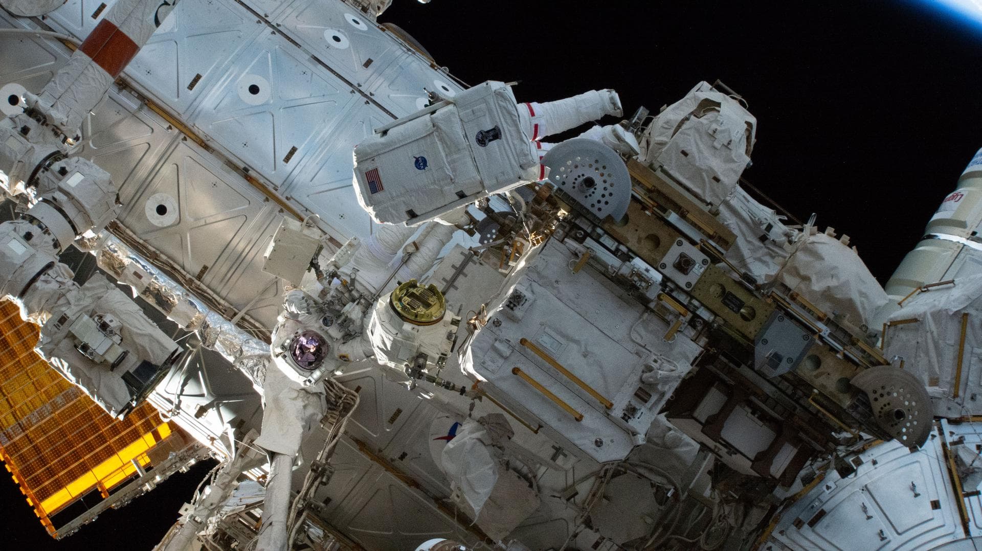Crew Splits Day Between Relaxing, Spacesuit Work, and Cardiac Research