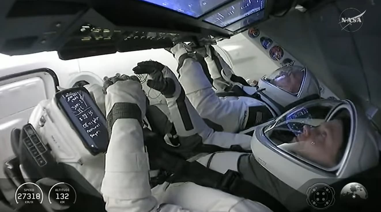 SpaceX Dragon Completes Deorbit Burn