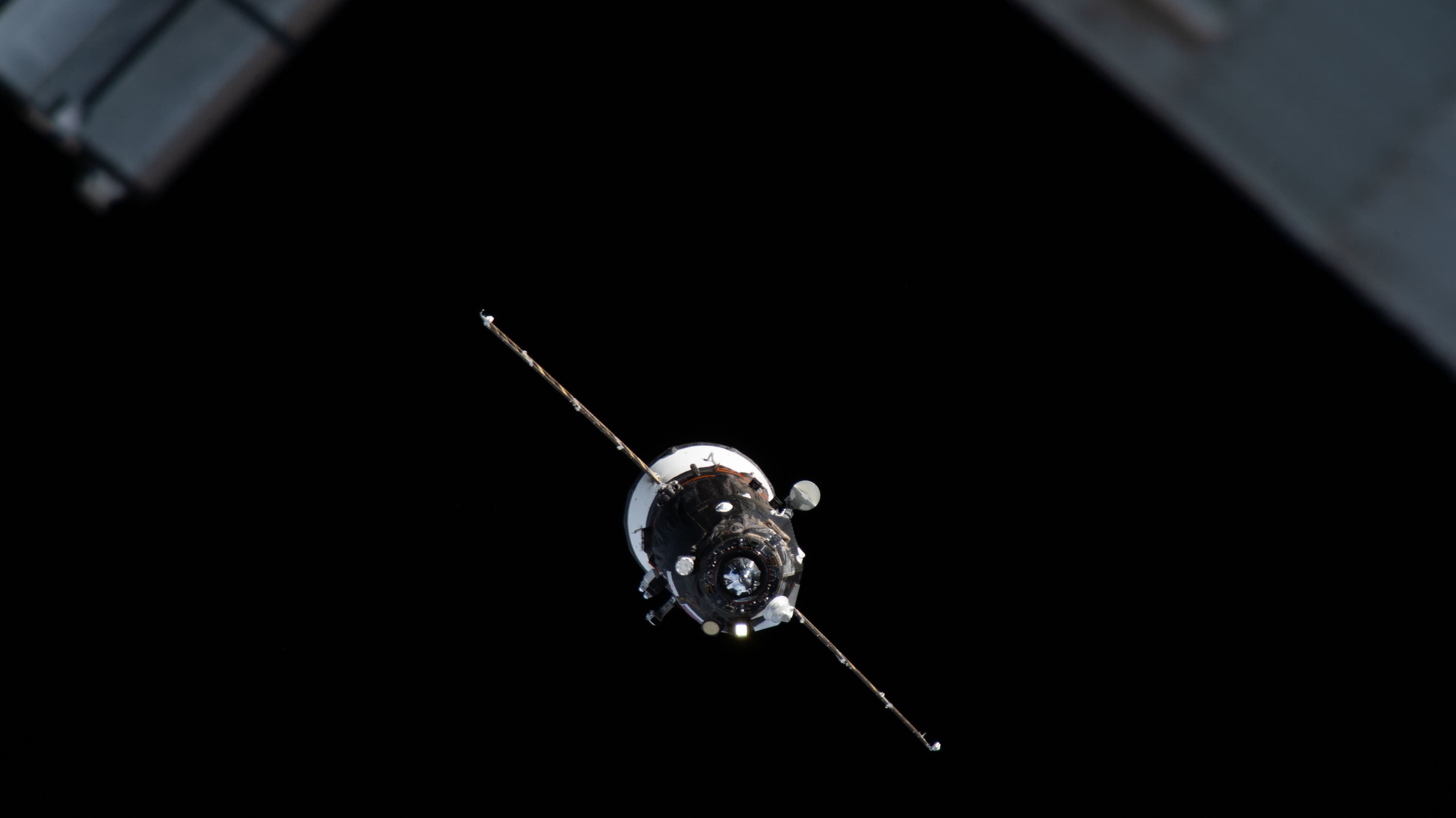 Expedition 74 Works Health Research and Cargo Operations on Thursday