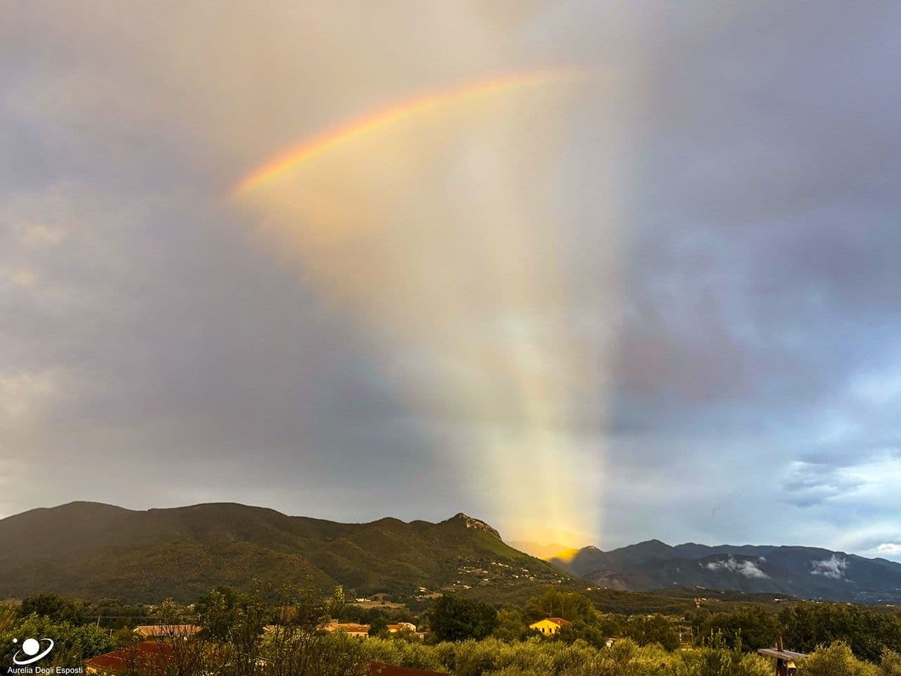 APOD: 2026 October 20 – An Anticrepuscular Rainbow Fan