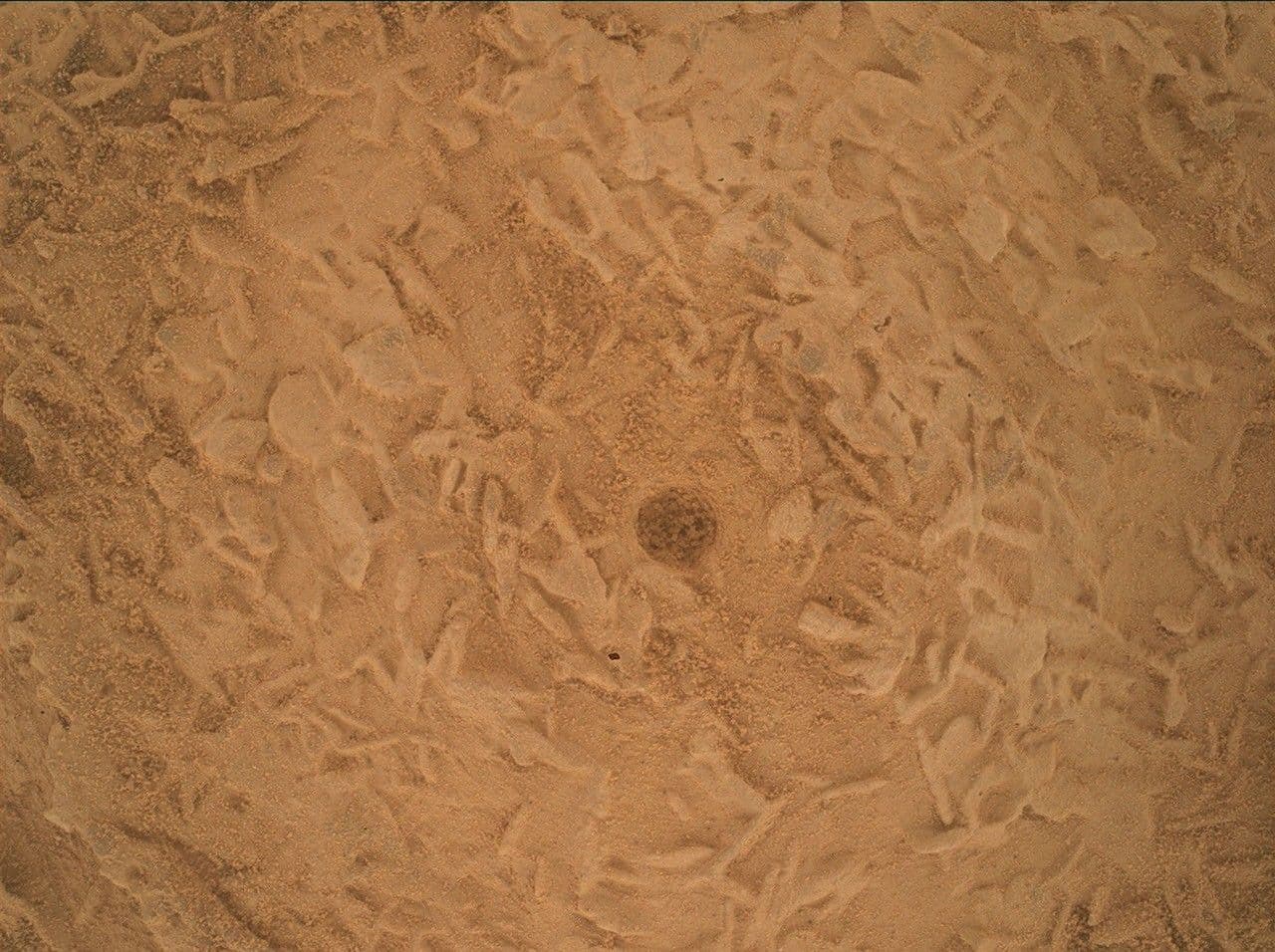 Curiosity Blog, Sols 5016–5021: Fantastic Minerals and How To Detect Them