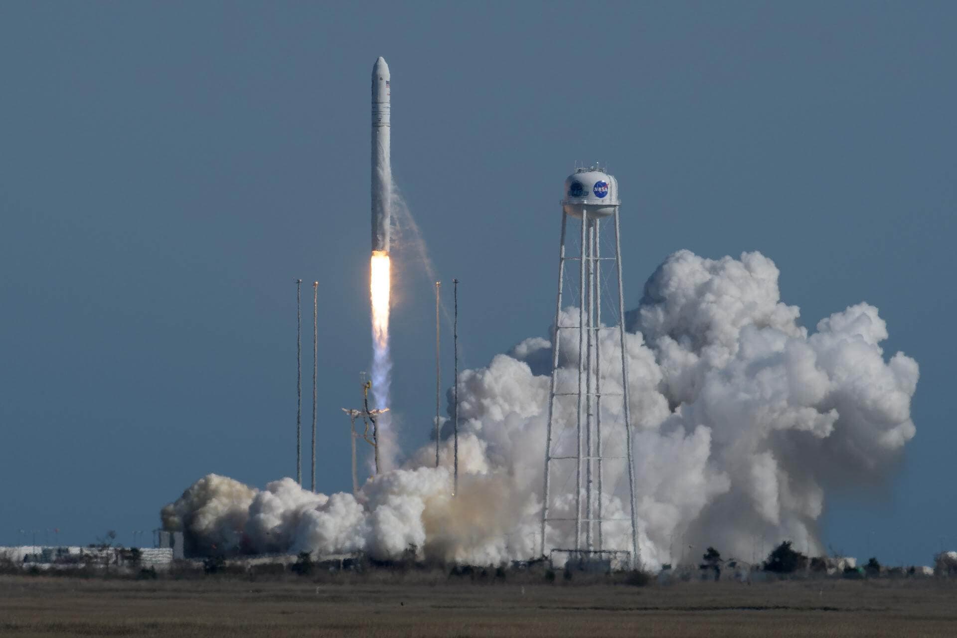 Antares 230 | Cygnus CRS OA-9 (S.S. J.R. Thompson) — Antares 230